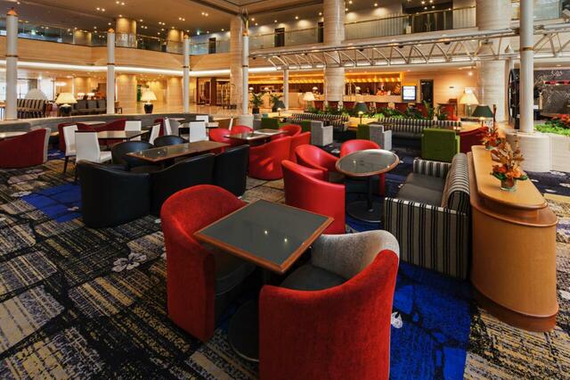 「ホテルニューオータニ大阪 ティー&カクテル「SATSUKI LOUNGE」」【抹茶好きさんは「ホテルニューオータニ大阪」に集まれ!“抹茶かけ放題”で愉しめる『スーパースイーツビュッフェ2025』開催中!】