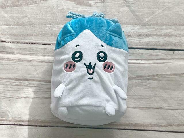 マスコット状の巾着に入っているキュートなブランケット♪