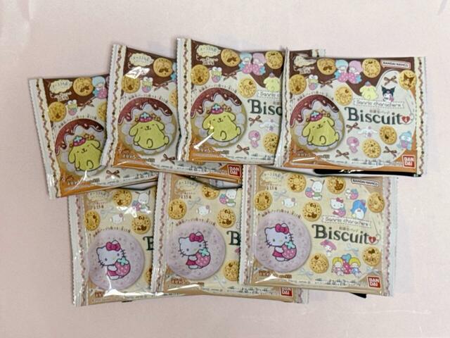 「サンリオキャラクターズ 刺繍缶バッジビスケット4」を7個購入！