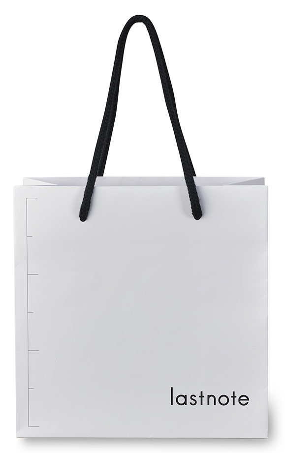 「ラストノート 専用バッグ」＜価格：2,801円（税込）＞【GWや母の日にもおすすめ！銀座コージーコーナーの新焼菓子ブランドが「そごう横浜店」に期間限定オープン！】