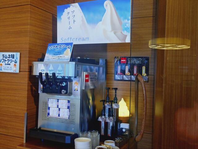 【川崎日航ホテル「ナトゥーラ」鉄板焼きサーロインステーキ食べ放題&サマーブッフェ】自分で作るソフトクリームの機械も常備!季節によって味が変わるそうです