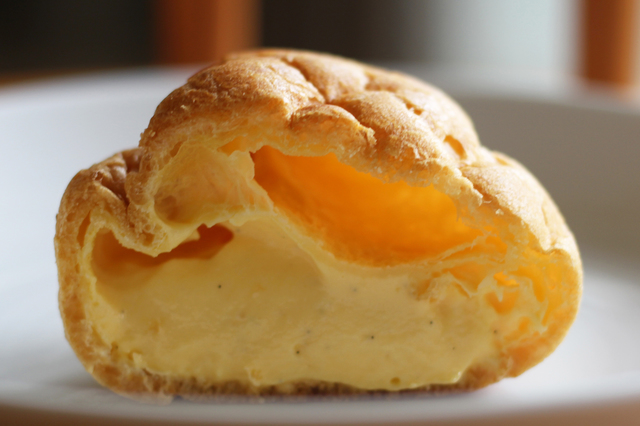 濃厚なカスタードが生地とマッチしています