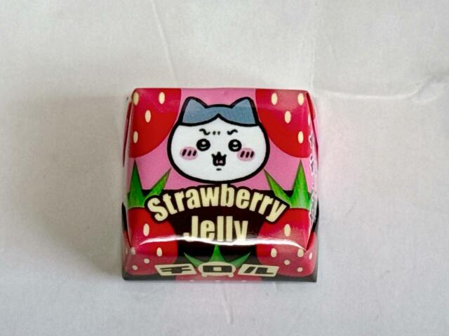 ハチワレは「ってコト？！」の時のお顔。この険しいお顔、たまりません…！