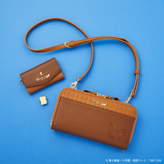 「江戸川コナン」スマホショルダーバッグ：¥22,000/キーケース：¥16,500/ショルダーピアス：¥3,300【サマンサタバサプチチョイス『名探偵コナン』コレクション】