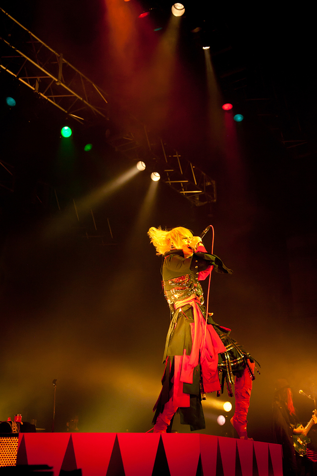 アルルカン・暁（Vo）　（撮影・さわきみのり）