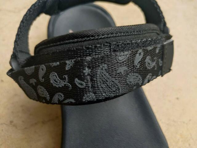【PUMA スポーティ サンダル ウィメンズ VOLAサンダル】同色で飾られたテキスタイル柄のベルクロストラップがさりげなくおしゃれ♪