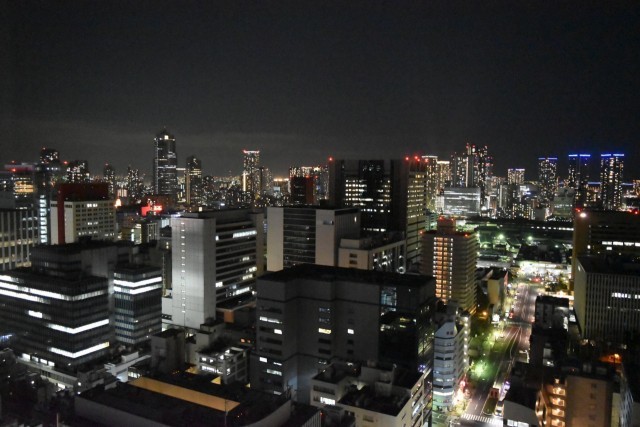 三井ガーデンホテル銀座プレミア／都会の夜景を眺めながら乾杯