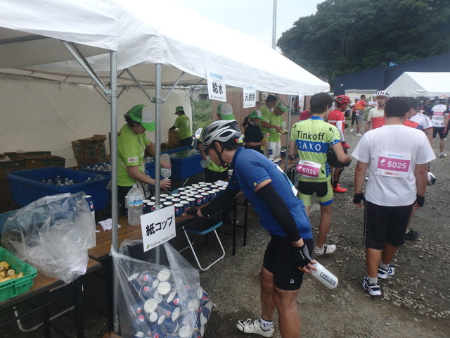 ツール・ド・東北2015／何人が訪れても切れることなく、常に水分は十分に用意されている