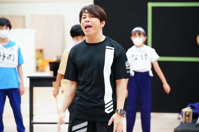 ミュージカル『スクールオブロック』稽古より、西川貴教