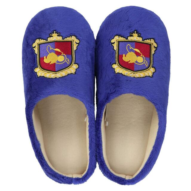 ルームシューズ 3,200円｜東京ディズニーリゾート『ミッキー、ドナルド、グーフィーの三銃士』グッズ｜販売店舗：東京ディズニーランド「ホームストア」、東京ディズニーシー「ヴィラ・ドナルド・ホームショップ」｜発売日：2025年10月9日（木）