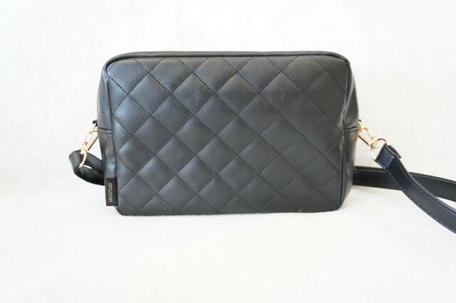 【UNTITLED キルティングショルダーバッグBOOK】バッグの裏側