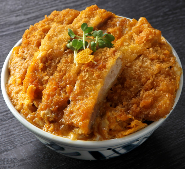 カツの量が1 5倍 超ボリューム カツ丼 期間限定で登場 うまい肉