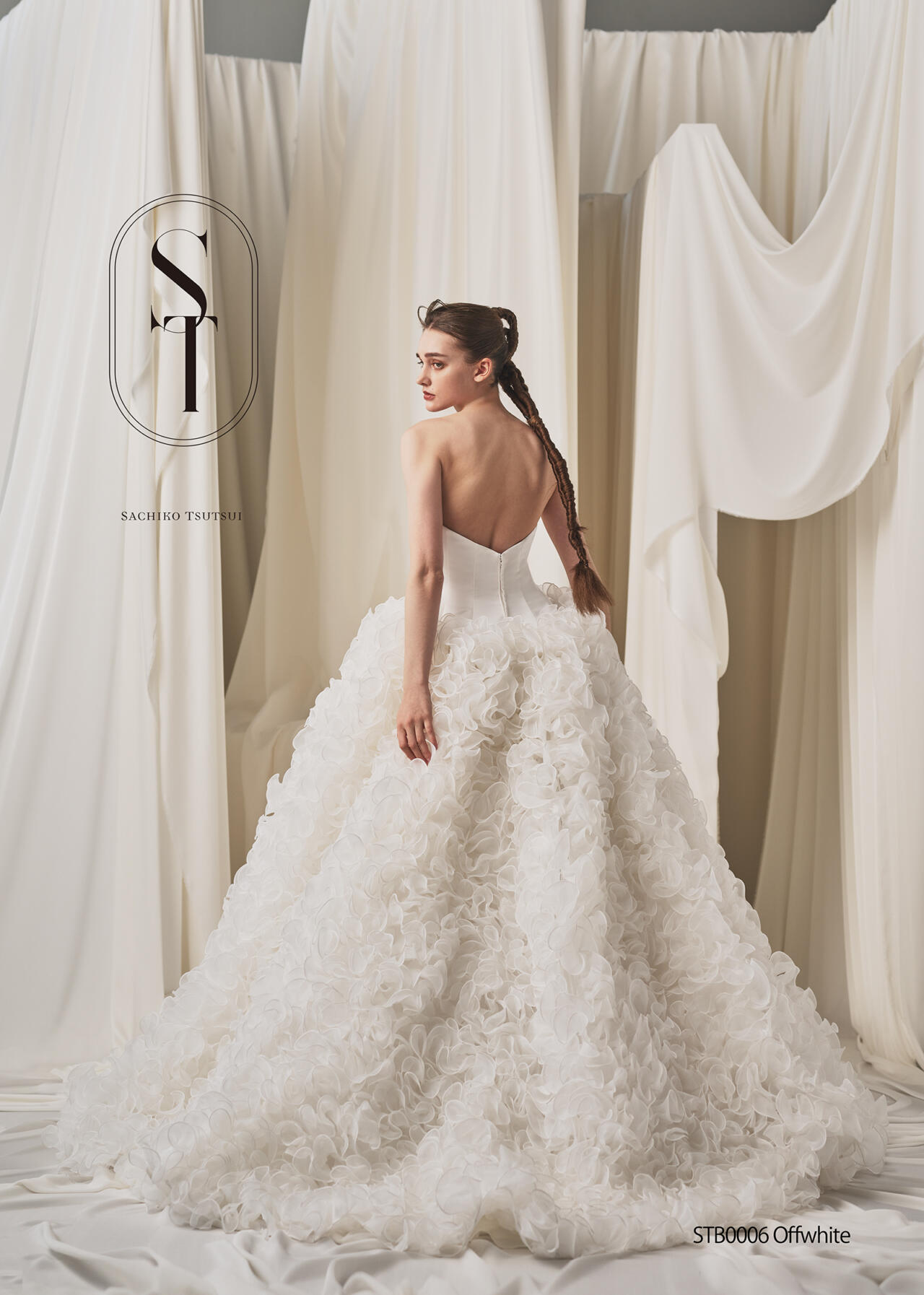 可憐な大人美、満開♪「唯一無二のヒロインドレス」人気3ブランドの