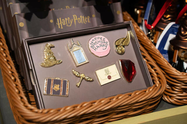 『ハリー・ポッターと賢者の石』ミニ ピンバッジ セット 5,600円