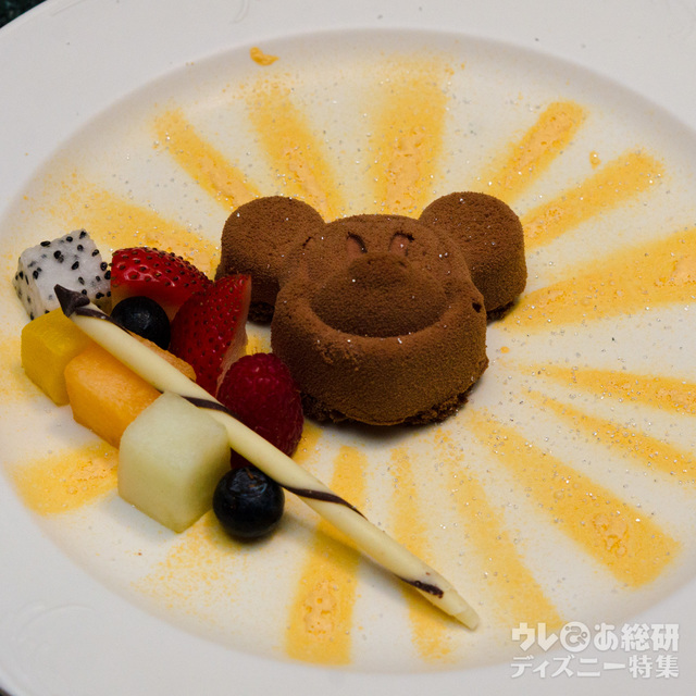 メインストリートUSA「メインストリート・コーナー・カフェ」｜香港ディズニーランド・リゾート