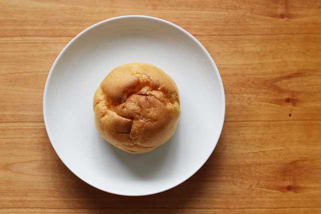 生地がしっとりした、シンプルなシュークリーム