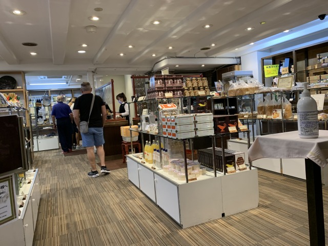 フロント横にある売店