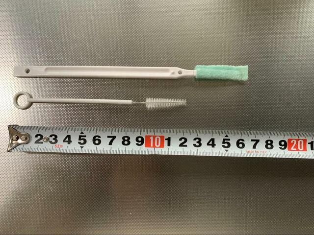 【キャンドゥ お手軽 カンタン！ スティック2本組 細い注ぎ口用】約12cmと17cmほどの長さ