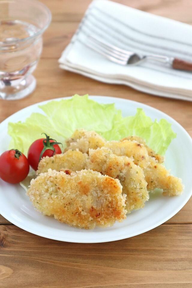 「お弁当やおつまみに♪鶏むね肉のマヨチーズパン粉焼き」