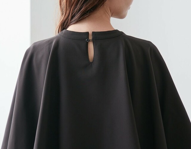 マントドレスワンピース「マレフィセント」価格¥ 9,990 (税込)