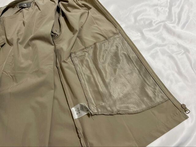 【ワークマン　レディースUVアクトブルゾン】両サイドには大きめのポケット付き