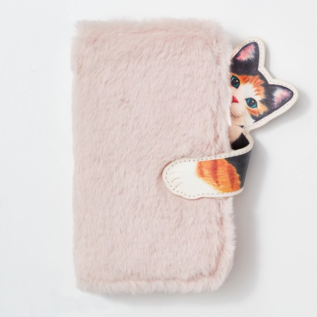 猫がのぞくふわふわスマホケース　ミケ