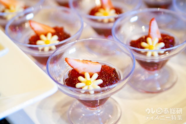 “ディズニー・イースター”ディナーブッフェ｜東京ディズニーランドホテル「シャーウッドガーデン・レストラン」