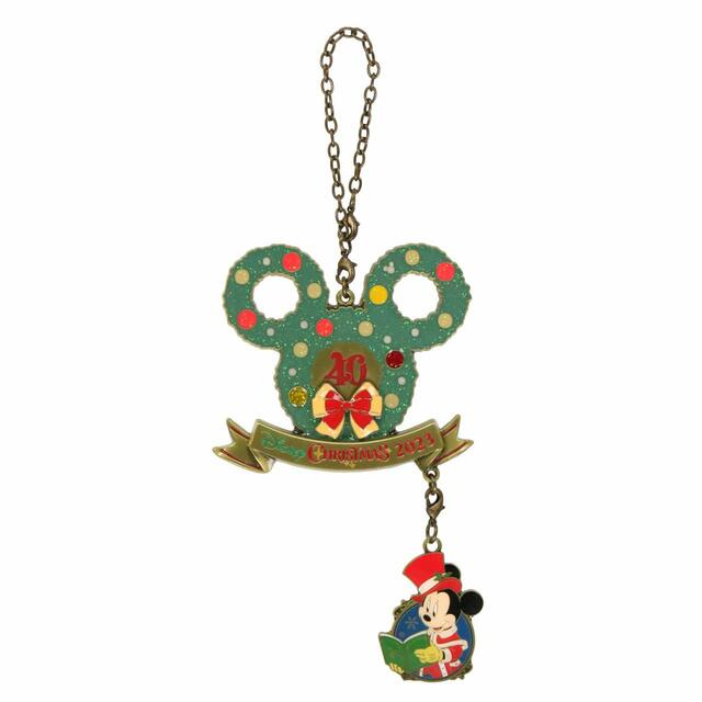 バッグチャーム 2,600円｜「ディズニー・クリスマス」スペシャルグッズ｜東京ディズニーリゾート40周年“ドリームゴーラウンド”｜発売日：2023年11月7日（火）｜販売店舗：東京ディズニーランド「ディズニー＆カンパニー」、東京ディズニーシー「エンポーリオ」