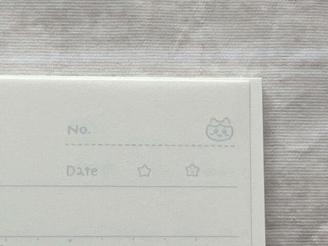 なんと上部のNO.とDate欄もちいかわ仕様に！右ページのNO.にはハチワレのイラスト入り♪