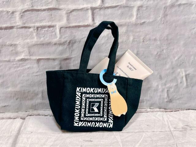 ハンドケアアイテムを収納して、バッグの中に入れて持ち歩くのもおすすめ