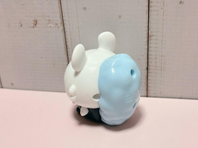 ふわっふわでボリューム感たっぷりのモモンガのしっぽはどの角度からも楽しめます♪