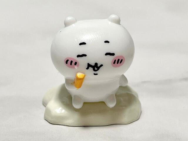 水風呂の後にアイスを楽しむちいかわ。ぽやっとした表情がかわいい〜！