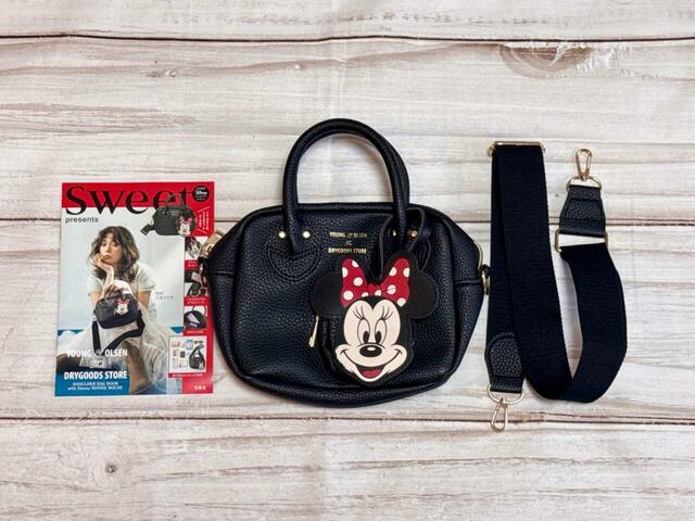 いざ開封!ブックとショルダーストラップ、バッグが登場♪