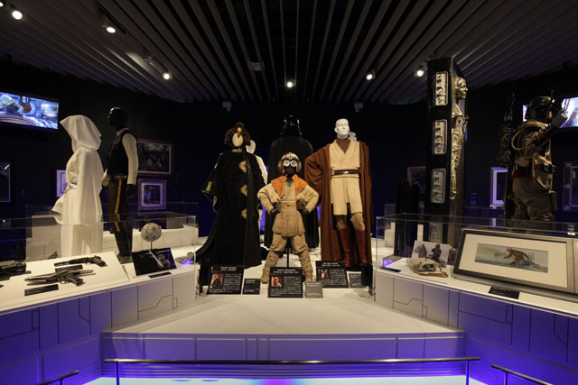 本物のコスチュームを多数展示