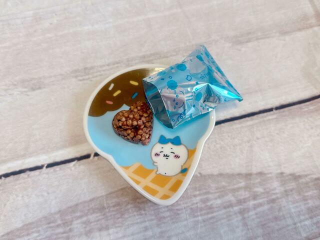 コーンフレークや小麦パフの食感が楽しいチョコクランチ。ハート型もGood！