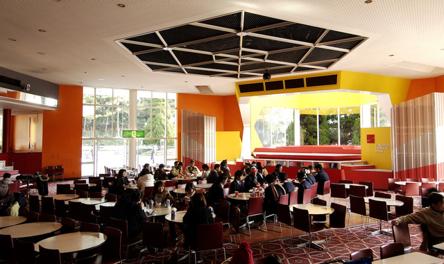 トゥモローランド・テラス 店内