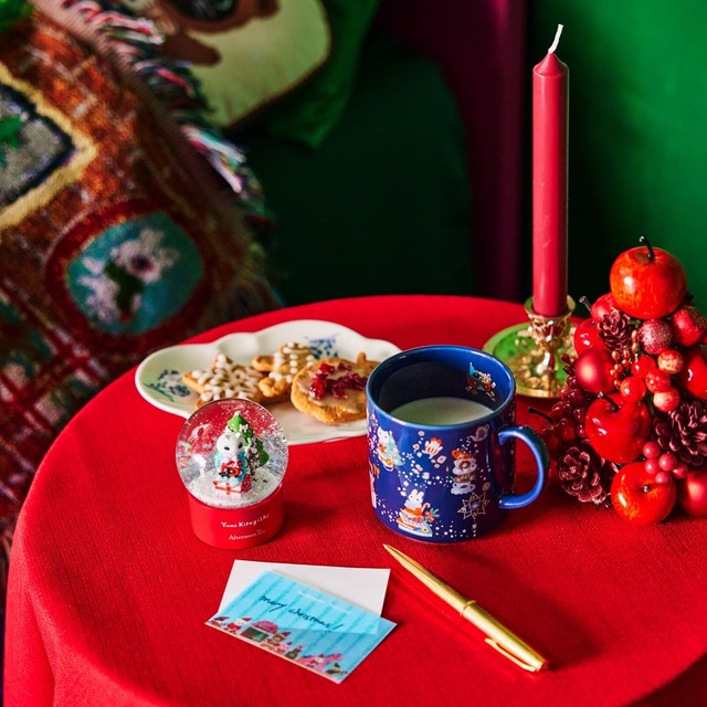 【Afternoon Tea LIVING】クッション 4,400円、マルチファブリック 6,600円、スノードーム 4,400円、マグカップ(350ml) 1,980円、ツリーXS 3,300円、トレーシングペーパーミニカード 605円