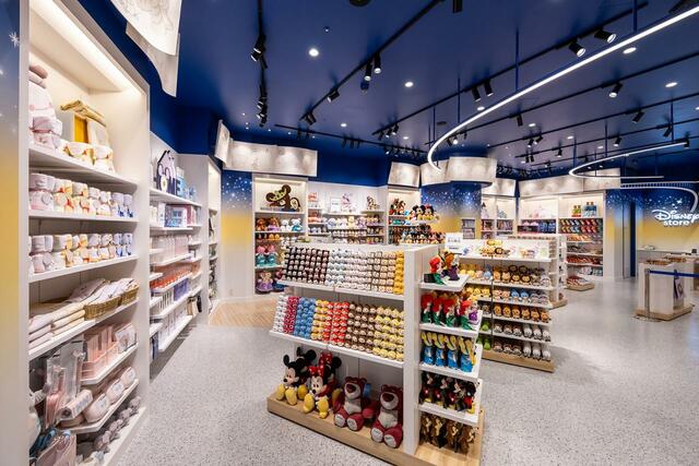 【ディズニーストア 太田イオンモール店】店内のアイテム