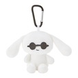 【ニュウマン新宿限定 「I.CINNAMOROLL」 コラボレーション商品】I.CINNAMOROLL ミニマスコットホルダー（全4種） 1,760円　サングラスをかけたアイシナモロール