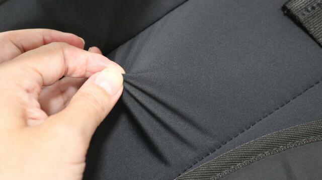 【adidas（アディダス） マストハブ バックパック】体に触れる部分の素材はメッシュでなく、ストレッチジャージー素材なのが特徴的♪