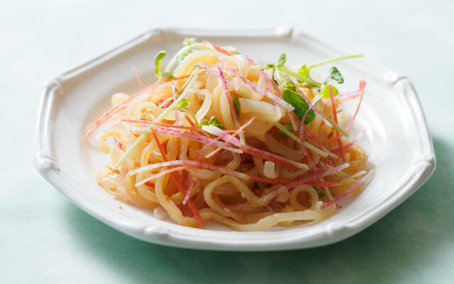 「中華くらげ」＜期間：2026年5月1日～6月30日＞【約100種の料理とスイーツが食べ放題！本格グリル料理と26階からの眺望が楽しめる「初夏のブッフェ」がスタート！】