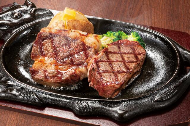 「黒毛和牛サーロインステーキ（100g）＆熟成サーロインステーキ（150g）（サラダバー付）」＜4,280円（税込4,708円）＞【ステーキハウス フォルクスに新たなグランドメニューが登場】