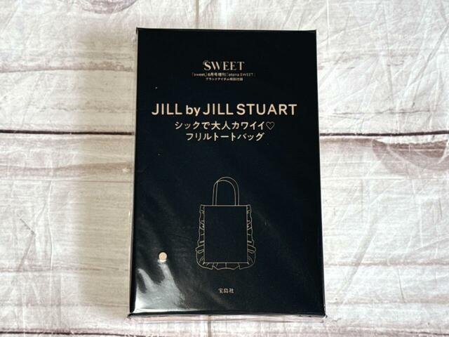 付録は「JILL by JILL STUART （ジル バイ ジルスチュアート）シックで大人カワイイ フリルつきトートバッグ」