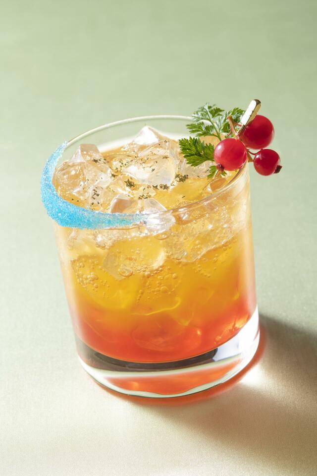 エンパイア・グリル “東京ディズニーリゾート40周年ドリームゴーラウンド”スペシャルドリンク4月10日～5月31日