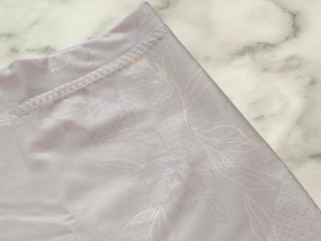 水彩画のようなおしゃれな柄でおば見え見えしない！