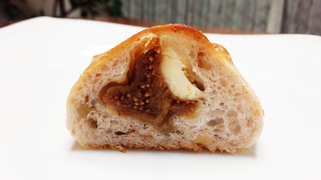 ベッカライコンディトライヒダカ“イチジクとクリームチーズ”