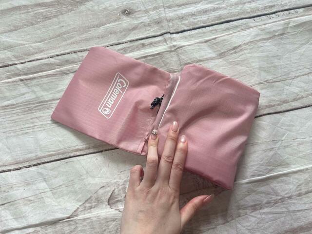 下から3等分にさらに折りたたみます