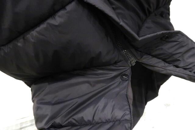 BAZZ HEATコートKids　足さばきがしやすいようなファスナーの位置に注目