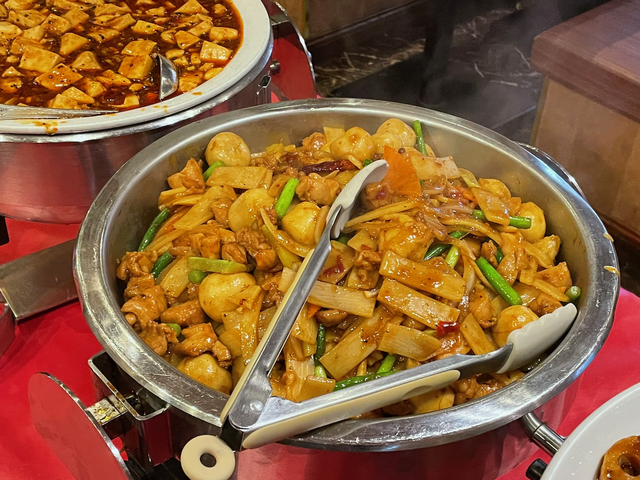 【九寨溝 銀座店】ウズラの卵と筍の炒めもの