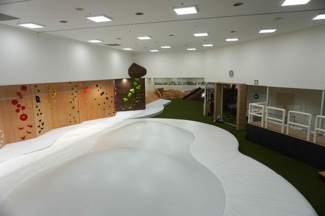 【シェラトン・グランデ・トーキョーベイ・ホテル】Wizkidsのふわふわドーム